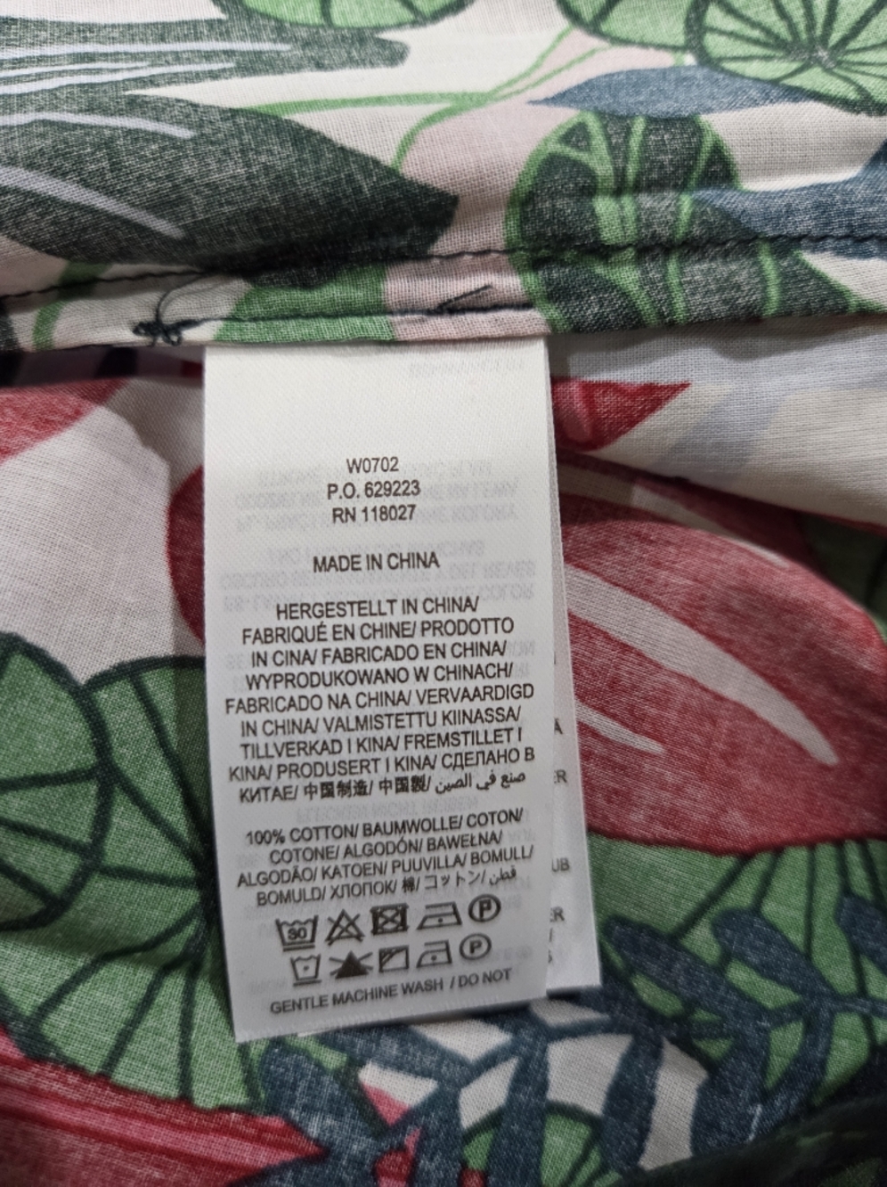 Boden Tropical Leaf & Parrot V-Neck Blouse - Green, Pink, Yellow - Size 16/18 - Picture 8 of 8